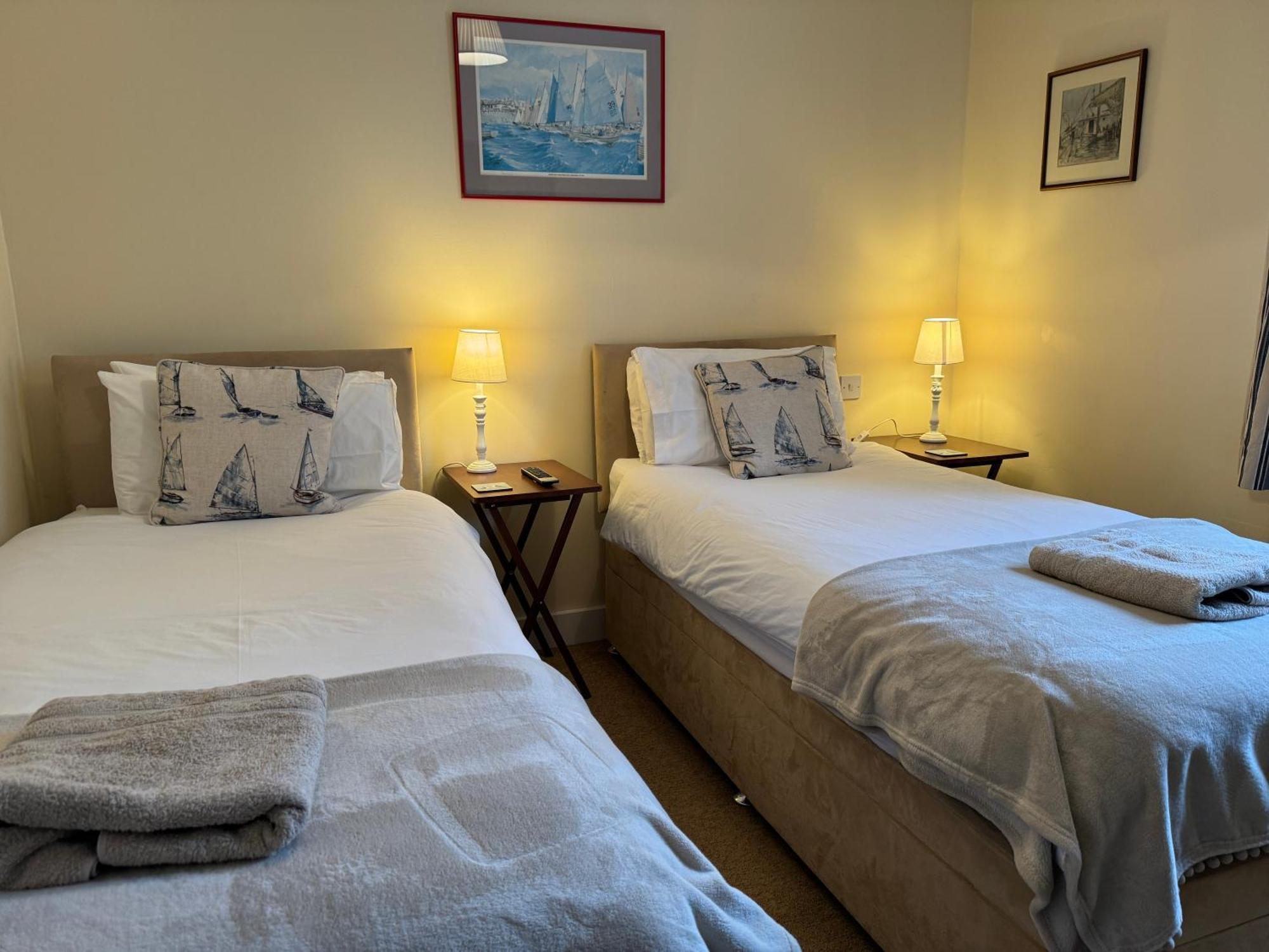 The Pilot Boat Inn, Isle Of Wight Бембридж Экстерьер фото