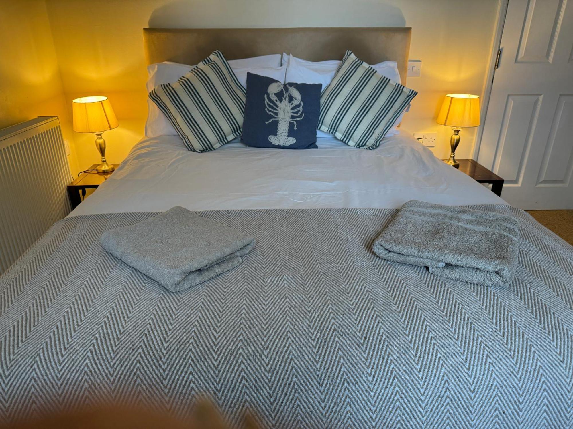 The Pilot Boat Inn, Isle Of Wight Бембридж Экстерьер фото
