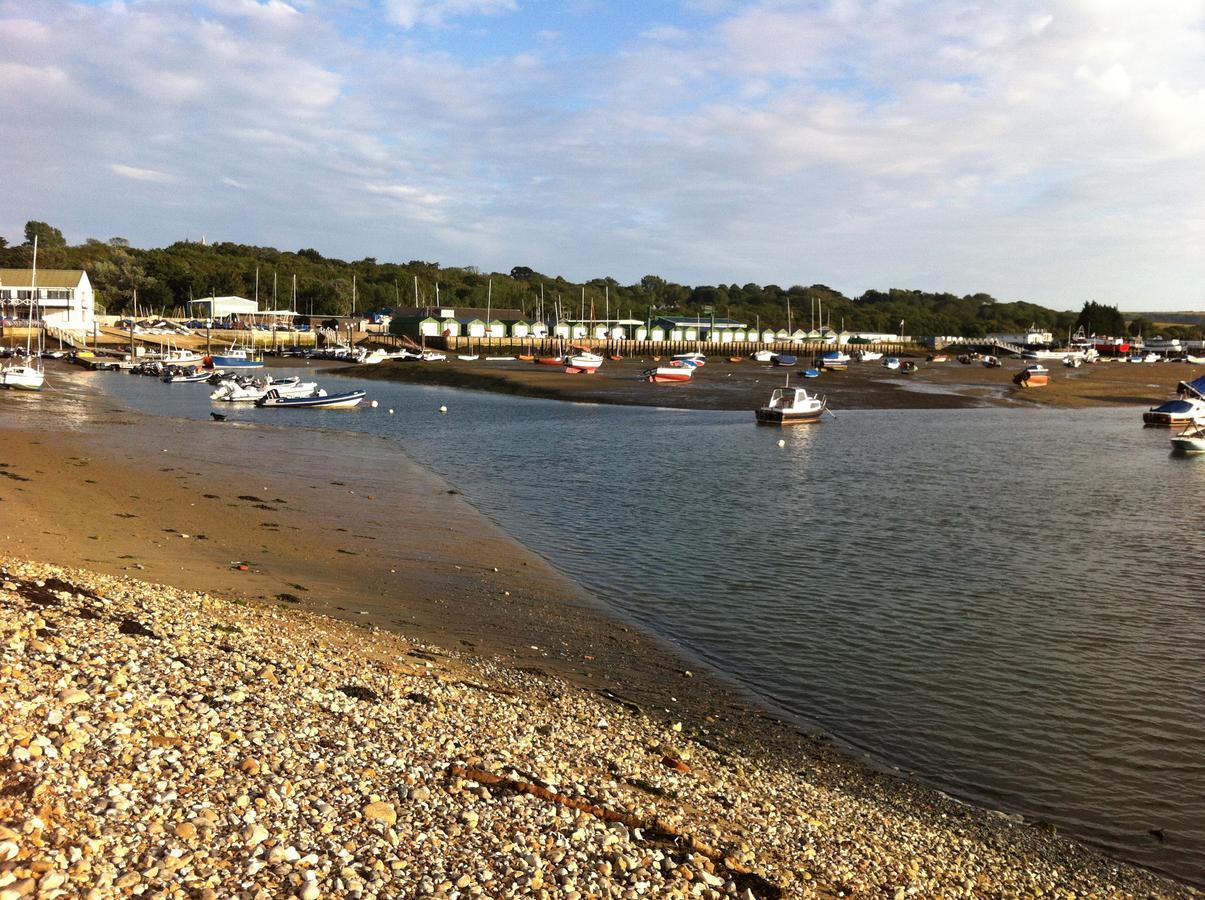 The Pilot Boat Inn, Isle Of Wight Бембридж Экстерьер фото